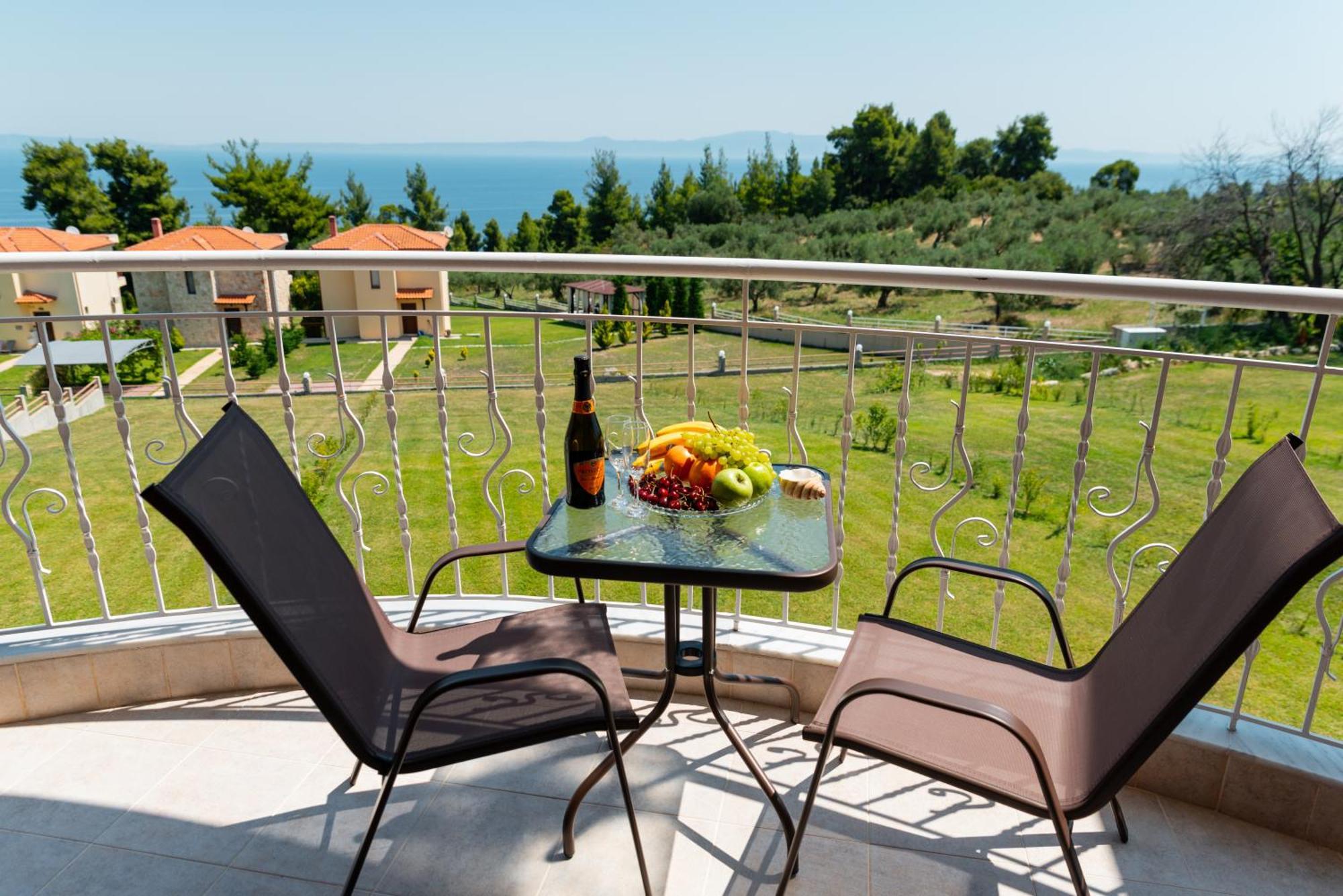 Vacation House With A Panoramic Sea View And Forest Polychrono Exterior photo